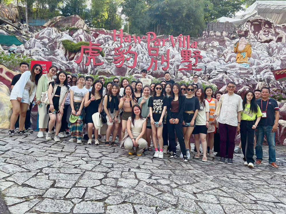 Visit to Haw Paw Villa