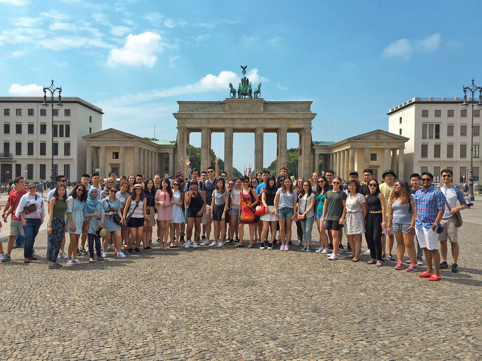 Large group of students in front of Brandenberg Gate